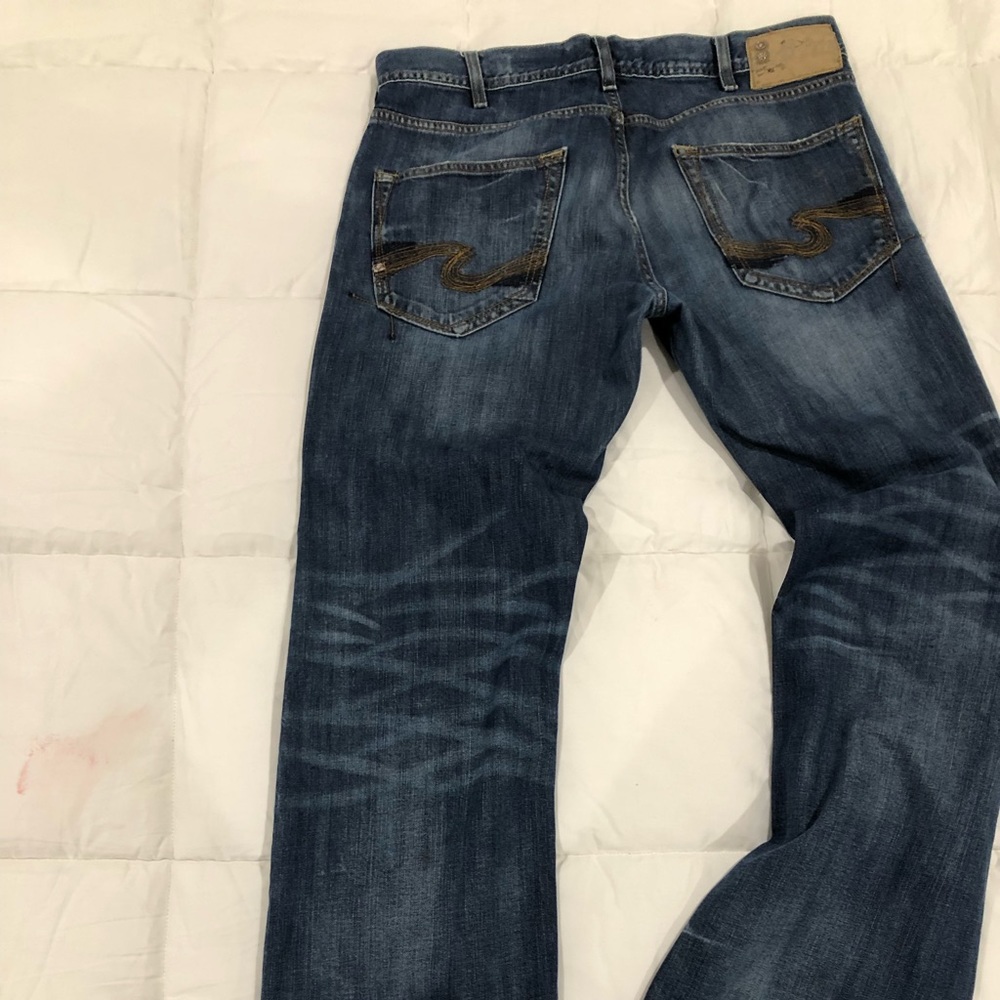 Silver Jeans 32x34 like new. They just don’t fit right